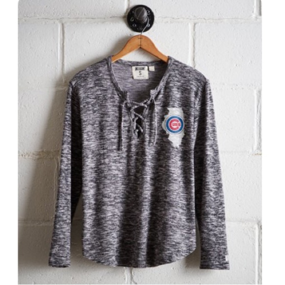 Tailgate Women’s Chicago Cubs Plush Tee